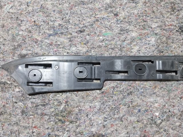 bontott VW GOLF V Jobb hátsó Lökhárító Tartó (Műanyag)