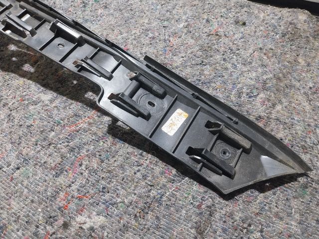 bontott VW GOLF V Jobb hátsó Lökhárító Tartó (Műanyag)