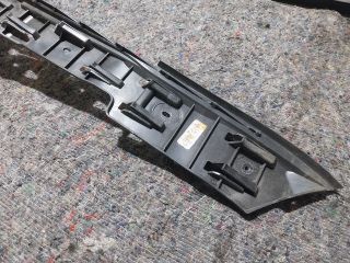 bontott VW GOLF V Jobb hátsó Lökhárító Tartó (Műanyag)