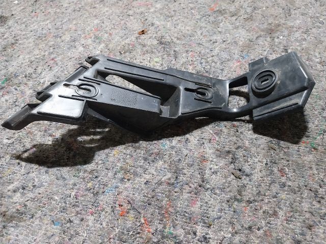 bontott VW GOLF V Jobb hátsó Lökhárító Tartó (Műanyag)