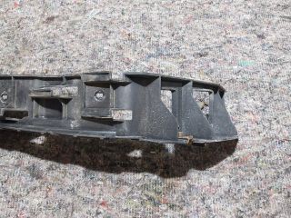 bontott VW GOLF V Jobb hátsó Lökhárító Tartó (Műanyag)