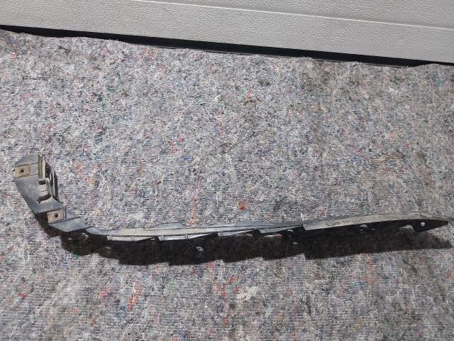 bontott VW GOLF V Jobb hátsó Lökhárító Tartó (Műanyag)