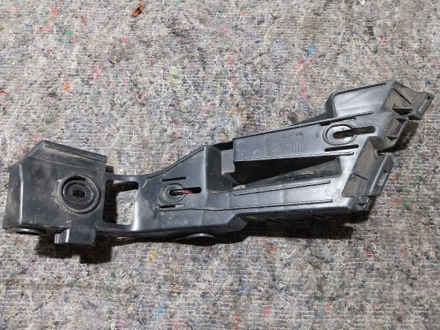 bontott VW GOLF V Jobb hátsó Lökhárító Tartó (Műanyag)