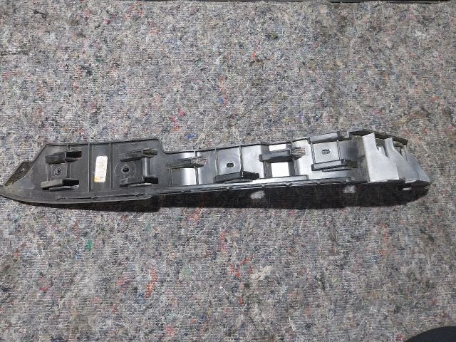 bontott VW GOLF V Jobb hátsó Lökhárító Tartó (Műanyag)