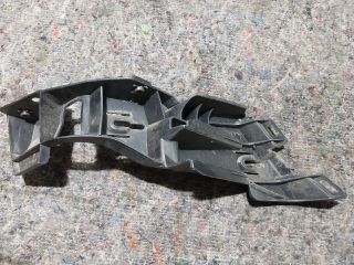 bontott VW GOLF V Jobb hátsó Lökhárító Tartó (Műanyag)