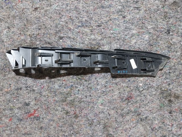 bontott VW GOLF V Jobb hátsó Lökhárító Tartó (Műanyag)