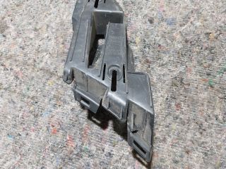 bontott VW GOLF V Jobb hátsó Lökhárító Tartó (Műanyag)