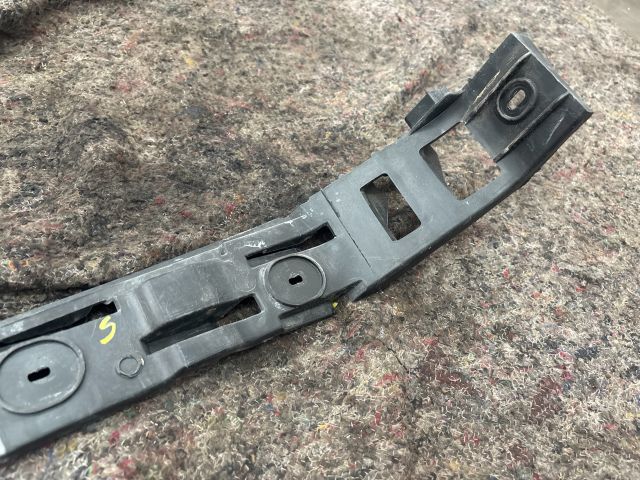 bontott VW GOLF V Jobb hátsó Oldal Lökhárító Tartó (Műanyag)