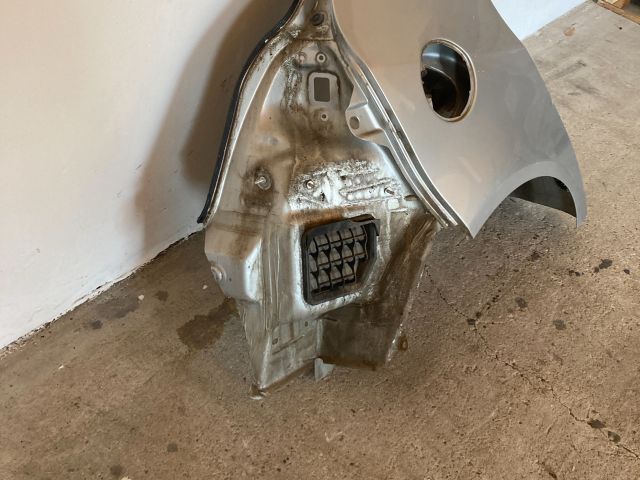 bontott VW GOLF V Jobb hátsó Sárvédő