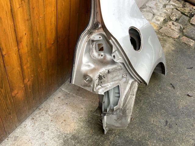 bontott VW GOLF V Jobb hátsó Sárvédő