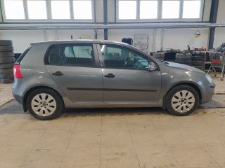 bontott VW GOLF V Jobb hátsó Vízlehúzó Gumicsík