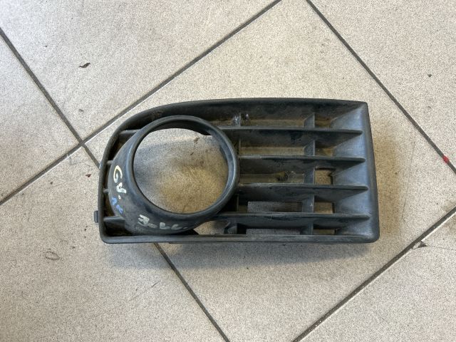 bontott VW GOLF V Jobb Ködlámpa Rács