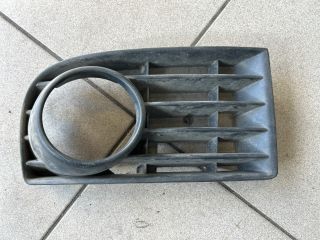 bontott VW GOLF V Jobb Ködlámpa Rács