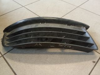 bontott VW GOLF V Jobb Ködlámpa Rács