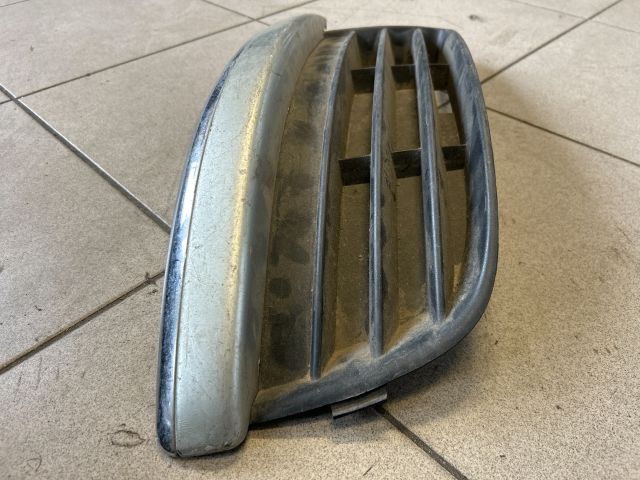 bontott VW GOLF V Jobb Ködlámpa Rács