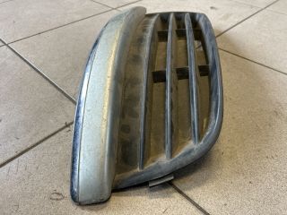 bontott VW GOLF V Jobb Ködlámpa Rács