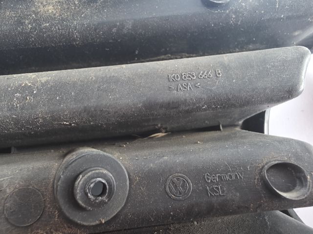 bontott VW GOLF V Jobb Ködlámpa Rács