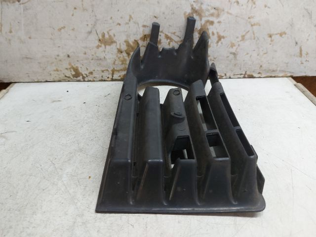 bontott VW GOLF V Jobb Ködlámpa Rács