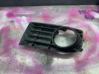 bontott VW GOLF V Jobb Ködlámpa Rács