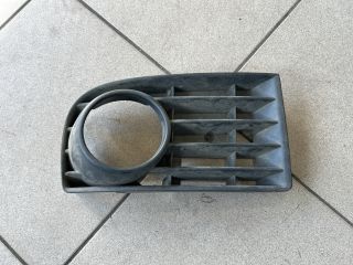 bontott VW GOLF V Jobb Ködlámpa Rács