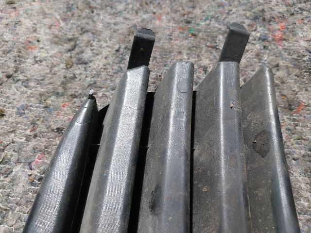 bontott VW GOLF V Jobb Ködlámpa Rács