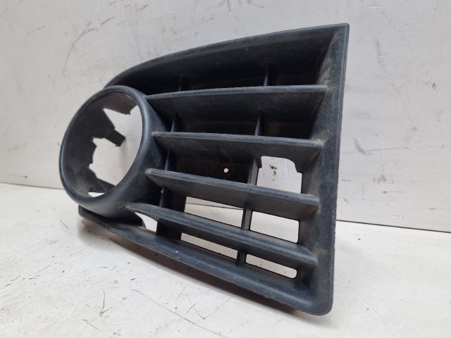 bontott VW GOLF V Jobb Ködlámpa Rács