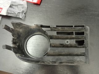 bontott VW GOLF V Jobb Ködlámpa Rács