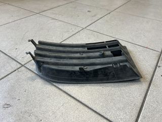 bontott VW GOLF V Jobb Ködlámpa Rács