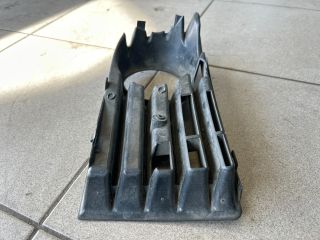 bontott VW GOLF V Jobb Ködlámpa Rács