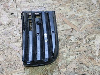 bontott VW GOLF V Jobb Ködlámpa Rács