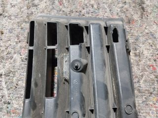 bontott VW GOLF V Jobb Ködlámpa Rács