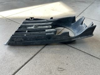 bontott VW GOLF V Jobb Ködlámpa Rács