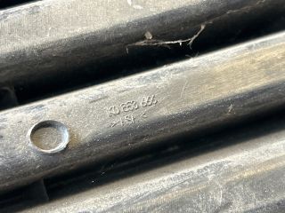 bontott VW GOLF V Jobb Ködlámpa Rács