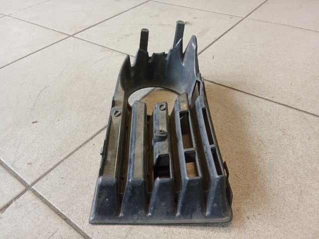 bontott VW GOLF V Jobb Ködlámpa Rács