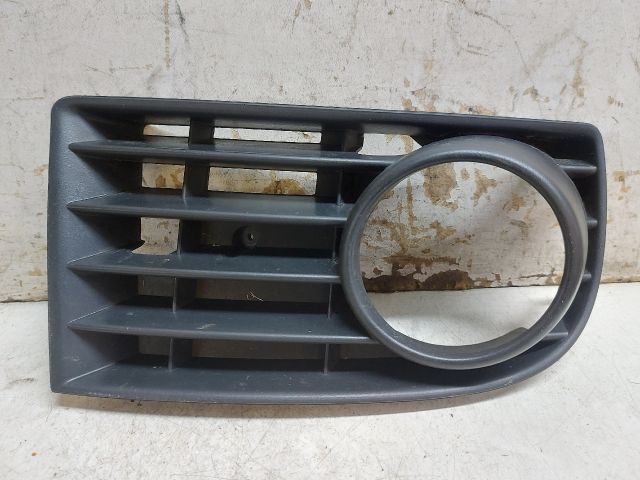 bontott VW GOLF V Jobb Ködlámpa Rács