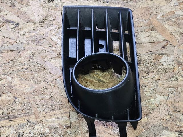 bontott VW GOLF V Jobb Ködlámpa Rács