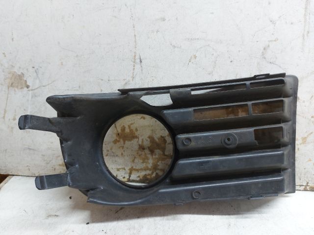 bontott VW GOLF V Jobb Ködlámpa Rács