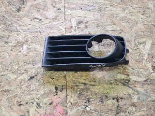 bontott VW GOLF V Jobb Ködlámpa Rács