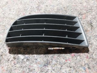 bontott VW GOLF V Jobb Ködlámpa Rács