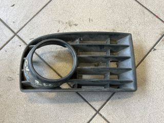 bontott VW GOLF V Jobb Ködlámpa Rács