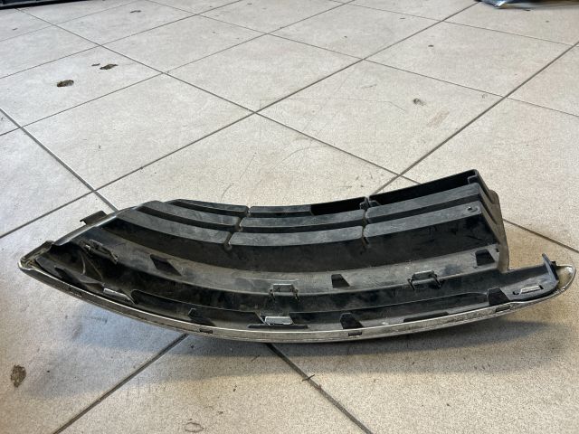 bontott VW GOLF V Jobb Ködlámpa Rács