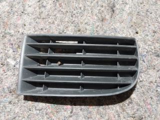 bontott VW GOLF V Jobb Ködlámpa Rács