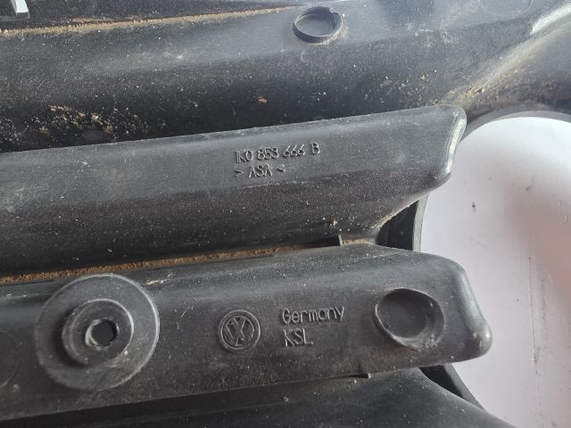 bontott VW GOLF V Jobb Ködlámpa Rács