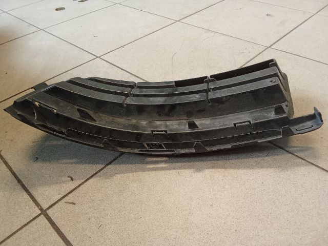 bontott VW GOLF V Jobb Ködlámpa Rács