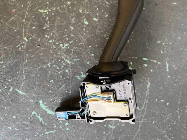 bontott VW GOLF V Jobb Kormánykapcsoló Ablaktörlő