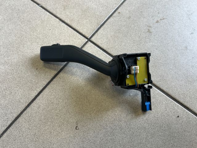 bontott VW GOLF V Jobb Kormánykapcsoló Ablaktörlő