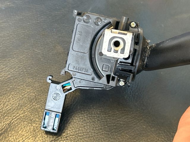 bontott VW GOLF V Jobb Kormánykapcsoló Ablaktörlő