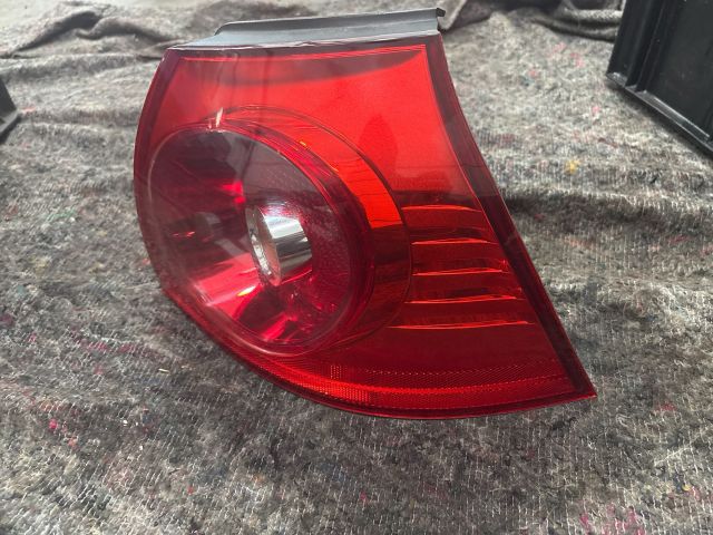 bontott VW GOLF V Jobb Külső Hátsó Lámpa