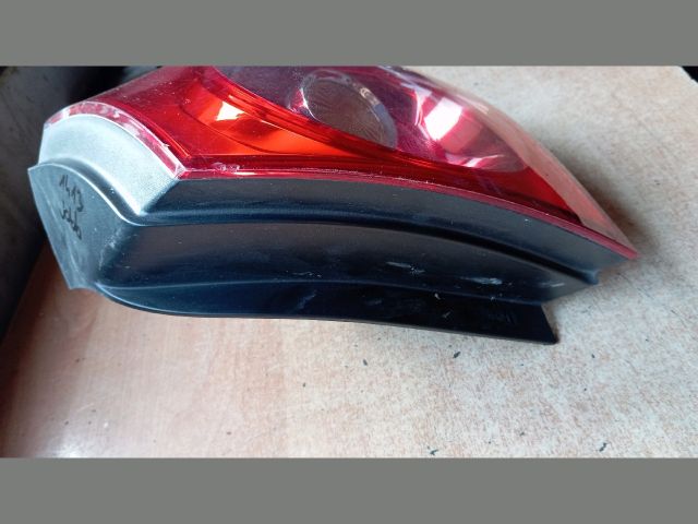 bontott VW GOLF V Jobb Külső Hátsó Lámpa