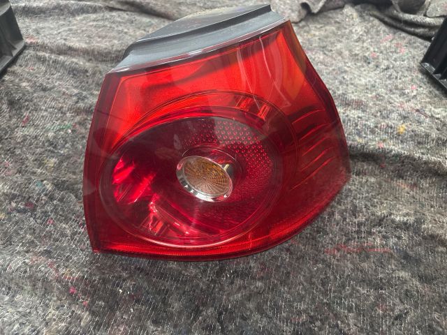 bontott VW GOLF V Jobb Külső Hátsó Lámpa